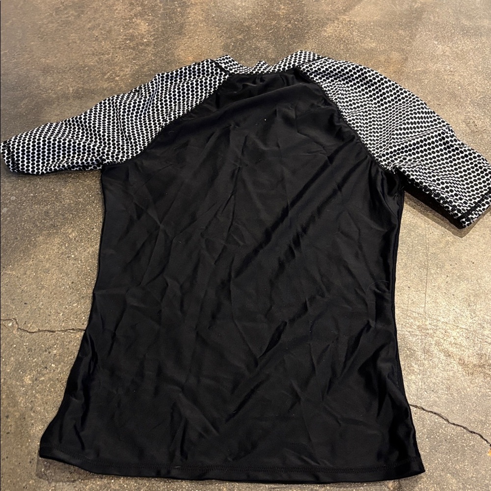 Old Navy Rash Guard - Picture 2 of 8